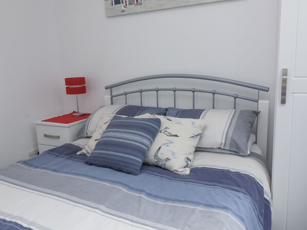 Cottage | 2 bedrooms, individually decorated, individually furnished, free WiFi