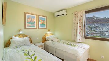 2 slaapkamers, een strijkplank/strijkijzer, wifi, beddengoed