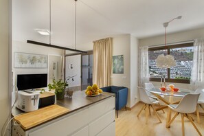 Dining - Vacation Home 'Eucalipto-Sun Guaranteed' with Sea View, Wi-Fi and Air Conditioning (Puerto Rico)