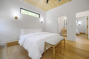 3 chambres, fer et planche à repasser, Wi-Fi, draps fournis