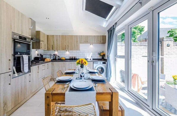 House, Patio, Garden View | Private kitchen