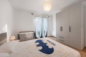2 bedrooms, WiFi, bed sheets