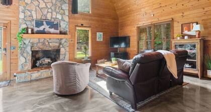 Cozy Lakeview Retreat in Tuscaloosa - 2 bedrooms