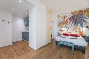 Iron/ironing board, WiFi, bed sheets