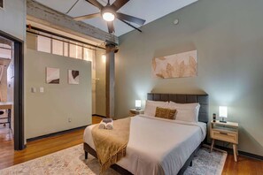 2 Schlafzimmer, Schreibtisch, Bügeleisen/Bügelbrett, WLAN