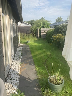 Property grounds - A beautiful chalet in Dirkshorn near the more. Greetings Ivette (Dirkshorn)