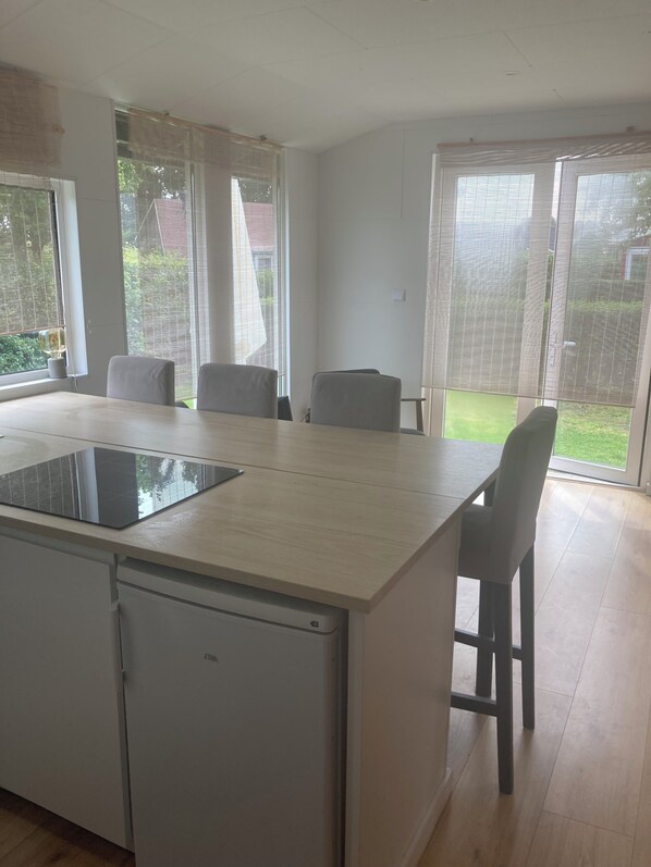 Dining - A beautiful chalet in Dirkshorn near the more. Greetings Ivette (Dirkshorn)