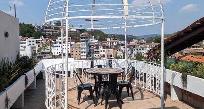 Beautiful 2-bedroom colonial home in the heart of Taxco