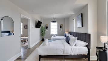 3 bedrooms, desk, iron/ironing board, WiFi