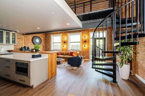 Télévision, chaîne hi-fi, espaces bureaux