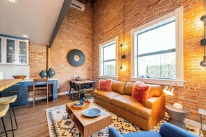 TV, stereo, offices