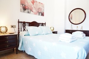 3 quartos, Wi-Fi de cortesia, roupa de cama