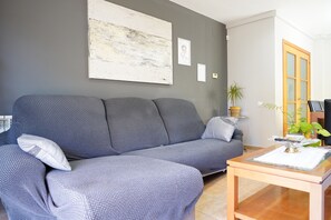 Interior - Cosy holiday home close to the beach (Sant Pere Pescador)