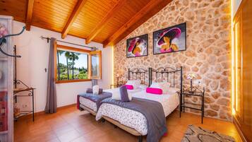 4 Schlafzimmer, Bügeleisen/Bügelbrett, WLAN, Bettwäsche