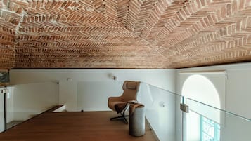 Apartment | Premium bedding, down comforters, iron/ironing board, cribs/infant beds