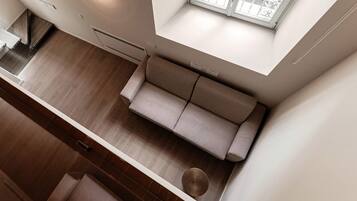 Căn hộ | Phòng khách | TV 30-inch có truyền hình kỹ thuật số