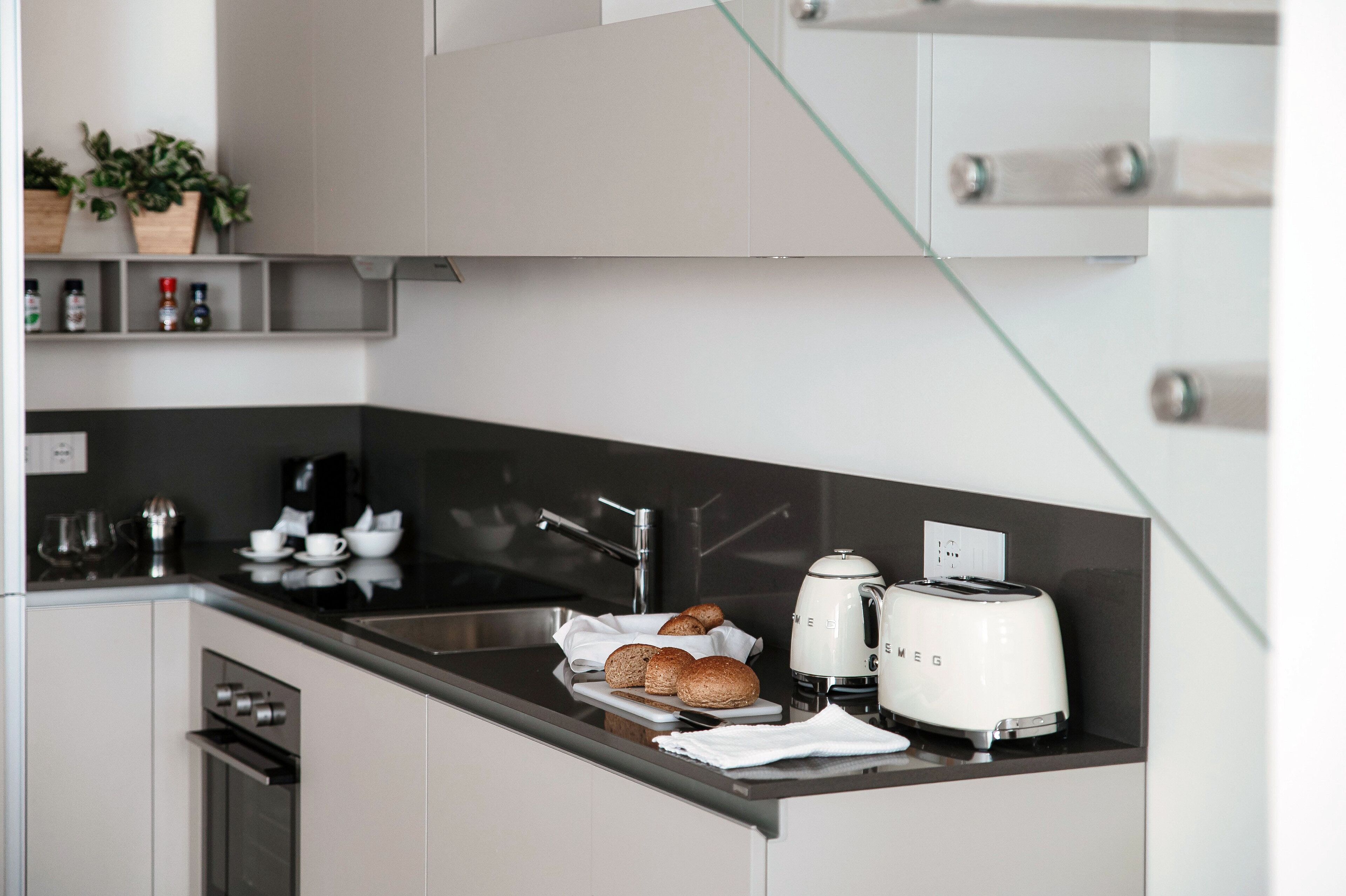 Apartment | Premium bedding, down duvets, iron/ironing board, cots/infant beds