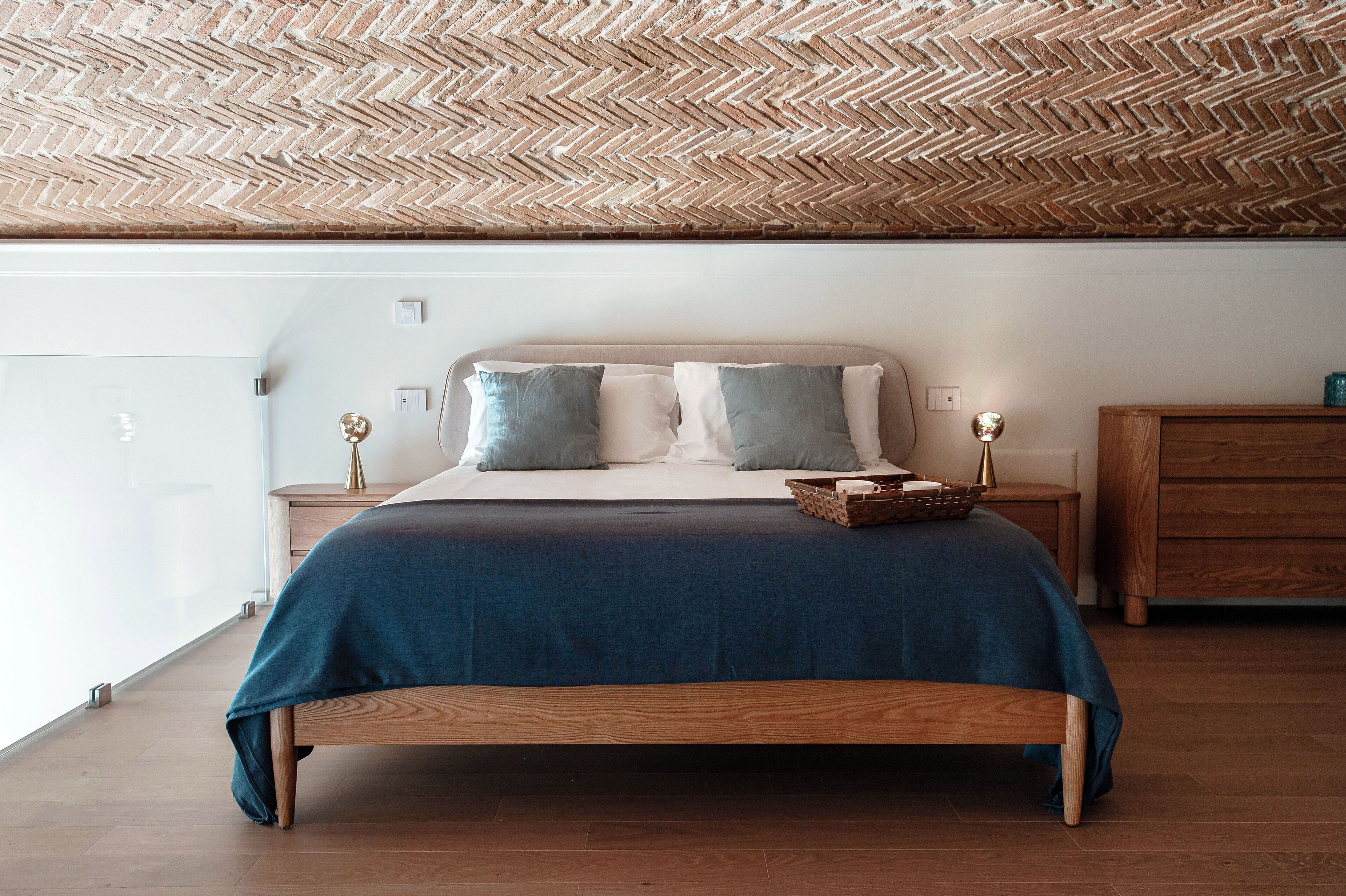 Apartment | Premium bedding, down comforters, iron/ironing board, cribs/infant beds