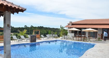 Chácara completa 5 quartos piscina, sauna, jacuzzi, churrasqueira e fogão lenha
