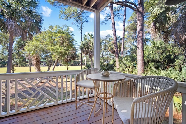 Outdoor dining - Bluegrass Beach House (Fripp Island)