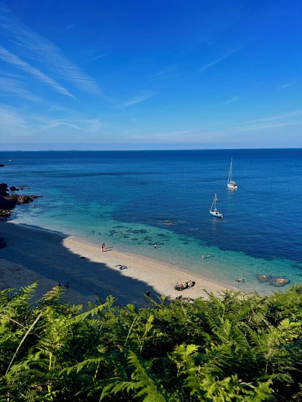 Beach - La Cabane du Jardinier in Belle-Ile-en-mer (Le Palais)