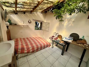 1 bedroom, free WiFi, bed sheets