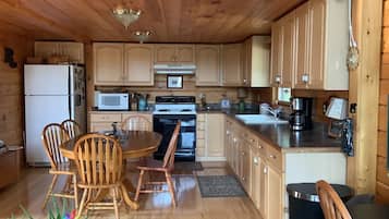 Frigorífic, microones, forn i placa de cuina