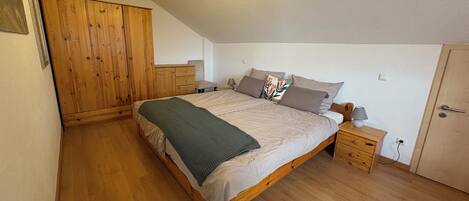 2 dormitorios, Internet, ropa de cama