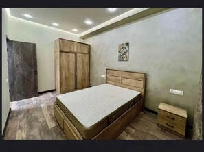 Phòng cách âm, bàn ủi/dụng cụ ủi quần áo