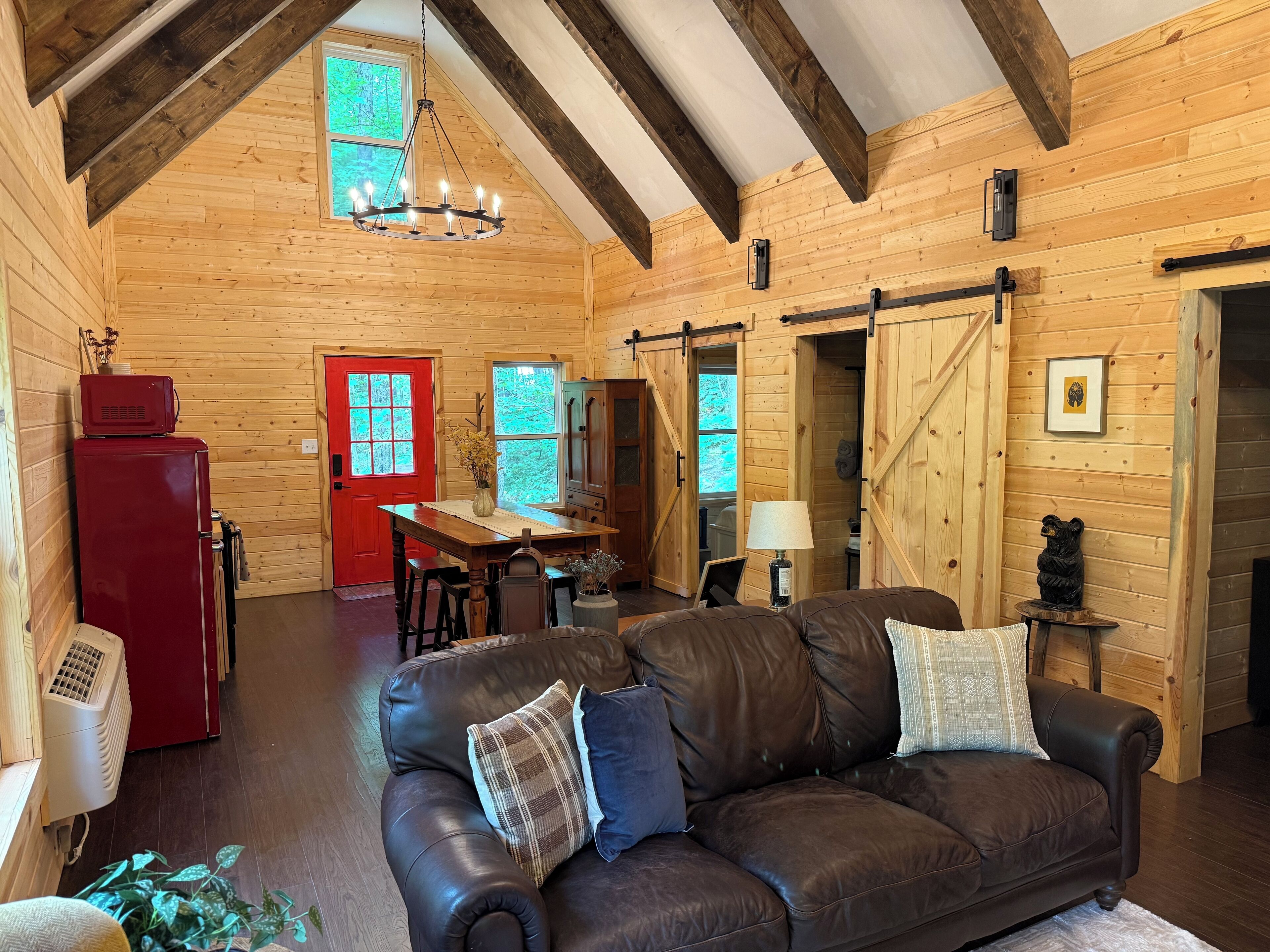 Smart-TV, peis og bøker