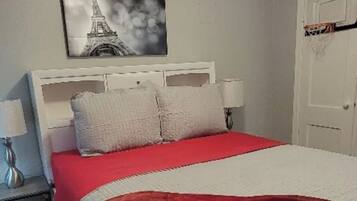 2 bedrooms, iron/ironing board, free WiFi, bed sheets