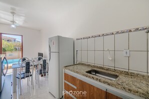 Basic Apartment | Private kitchen