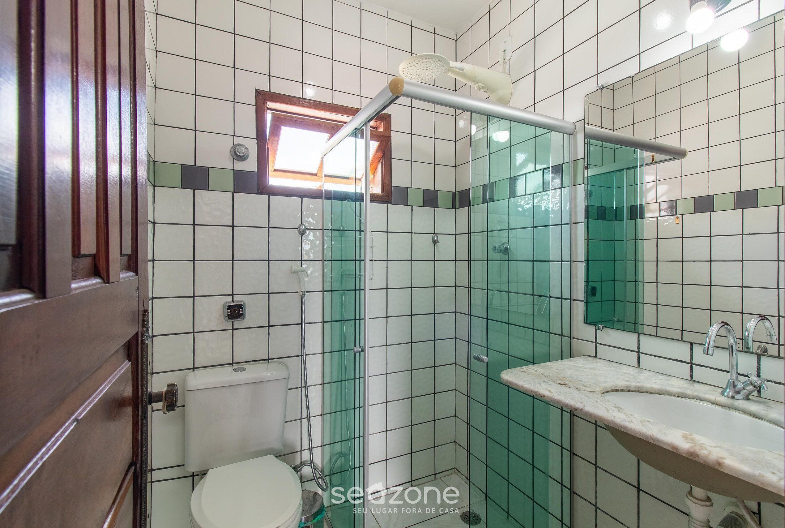 Basic Apartment | Bathroom