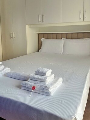 2 chambres, fer et planche à repasser, Wi-Fi gratuit