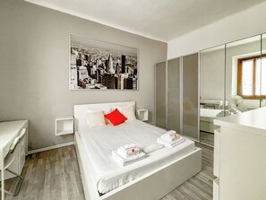 1 bedroom, iron/ironing board, free WiFi, bed sheets