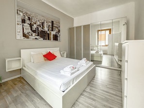 1 bedroom, iron/ironing board, free WiFi, bed sheets