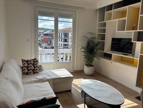 Spacious apartment 100m2 6 persons Lourdes