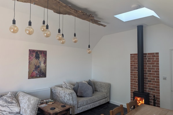 Smart TV, fireplace