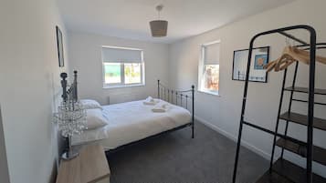 3 bedrooms, iron/ironing board, travel cot, free WiFi
