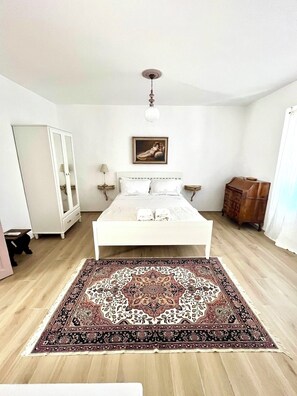 1 bedroom, iron/ironing board, Internet, bed sheets