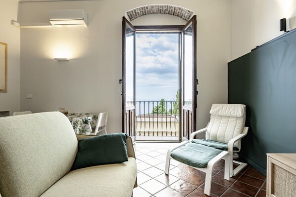 Luokittelematon kuva, 1 kautta 15, painike