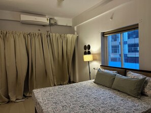 2 bedrooms, WiFi, bed sheets