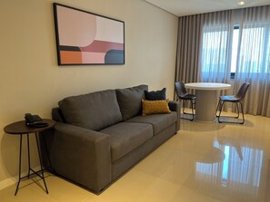 Superior appartement, uitzicht op de stad | Een kluis op de kamer, gratis wifi, beddengoed