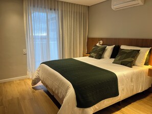 In-room safe, free WiFi, bed sheets - LANDMARK by Hotelaria Brasil (São Paulo)