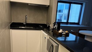 Superior Duplex, City View | Dapur peribadi