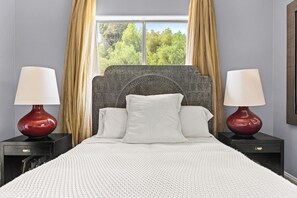 3 bedrooms, desk, iron/ironing board, free WiFi - Canyon View LA Escape • Work • Relax • Explore (Los Angeles)