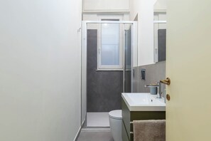 Doccia, asciugacapelli, bidet, asciugamani