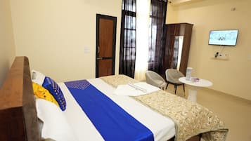 Superior Double Room, Balcony, City View | Room amenity