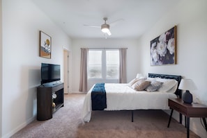 2 bedrooms, iron/ironing board, free WiFi, bed sheets