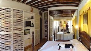 2 chambres, fer et planche à repasser, Wi-Fi, draps fournis